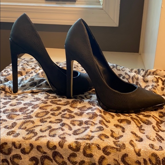 Shoes - Picture 2 of 3